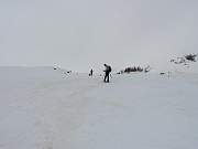 Sul ghiacciaio (Siamo rimasti noi tre ciaspolatori ; gli amici scialpinisti proseguono per un altro itinerario.......)